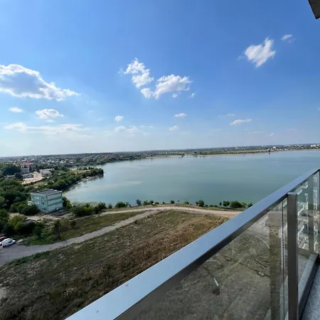 Lakeside Oasis Apartment