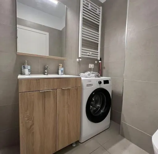 Lakeside Oasis 布加勒斯特