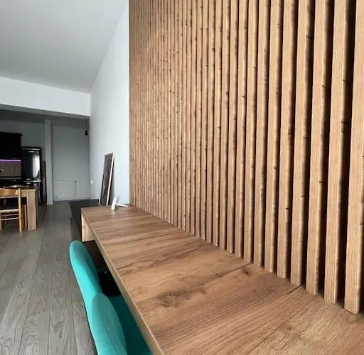 Lakeside Oasis Апартаменти *